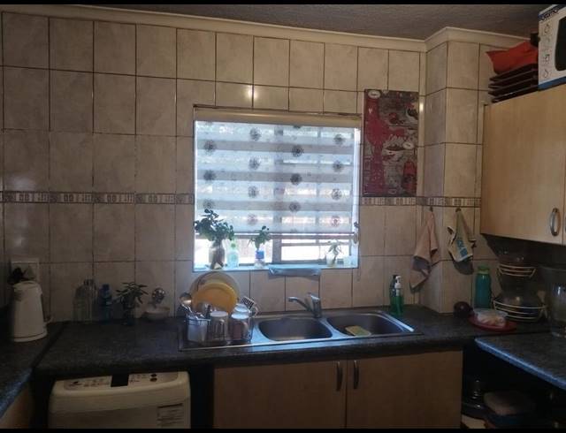 2 BEDROOM TOWNHOUSE FOR SALE IN CASTLEVIEW
